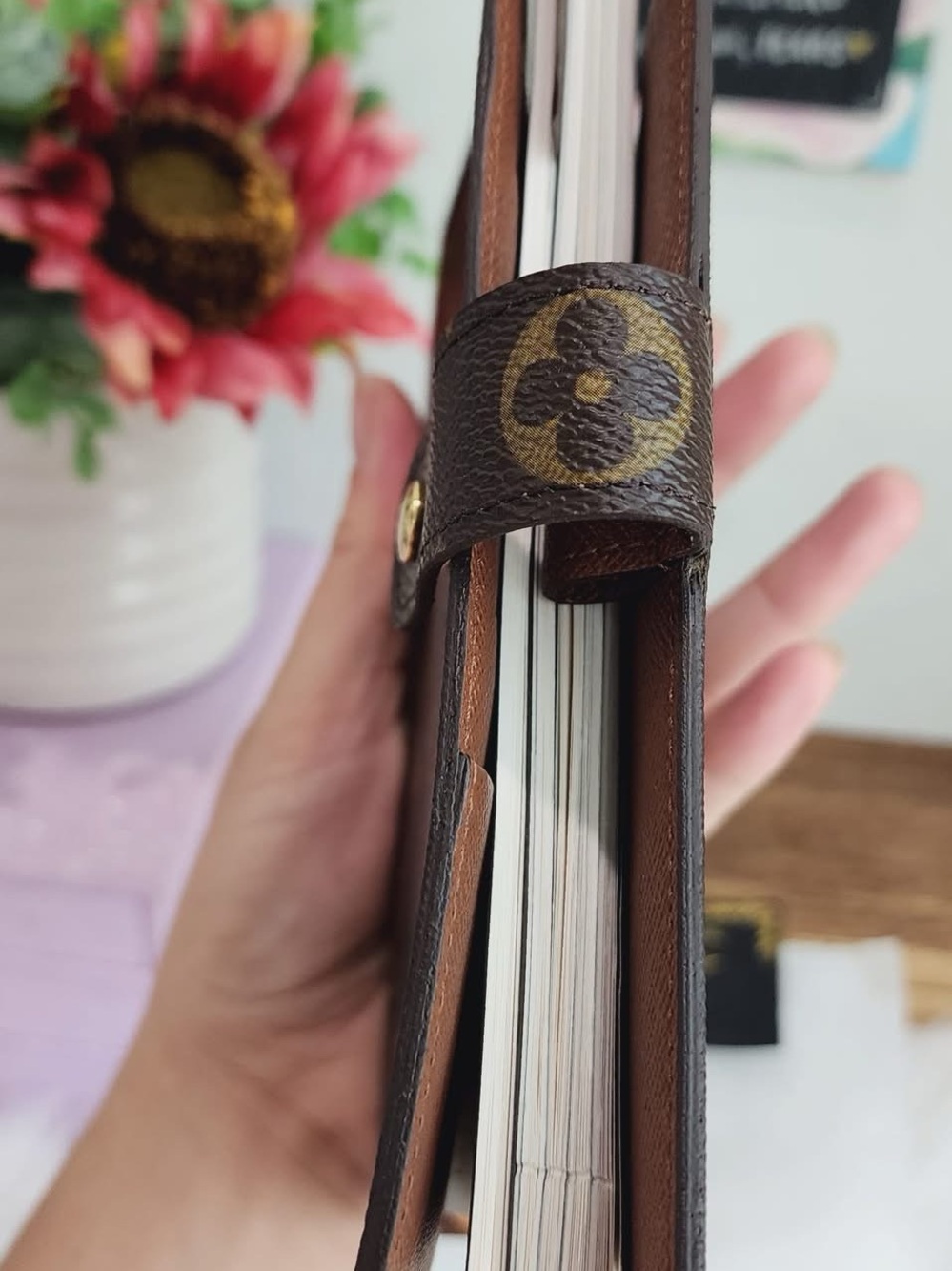 Louis Vuitton Medium Ring (MM) Agenda - Picture 15 of 16